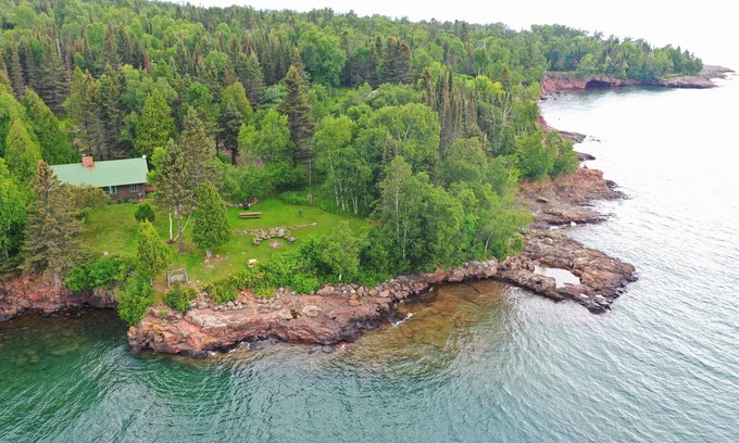 Two Harbors Cabin | Classic Vintage Log Cabin on Lake Superior