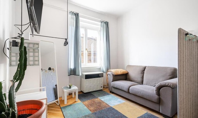 Jozsefvaros Apartment | Classy Couture Apartment