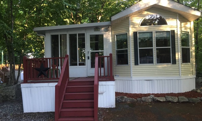 South Casco Cottage | Clean & cozy updated family resort cottage! Located on quiet dead end street.
