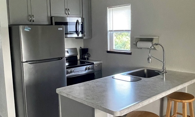 Oak Harbor Condo | Clean Green Cove Condo