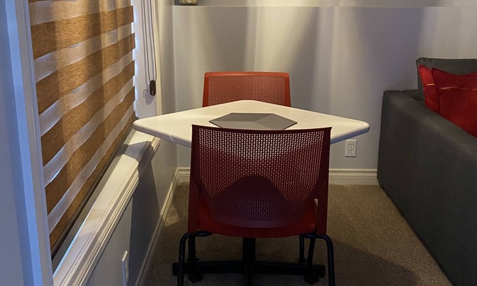 Bridlewood House | Clean & Spacious Suite minutes from Spruce Meadows