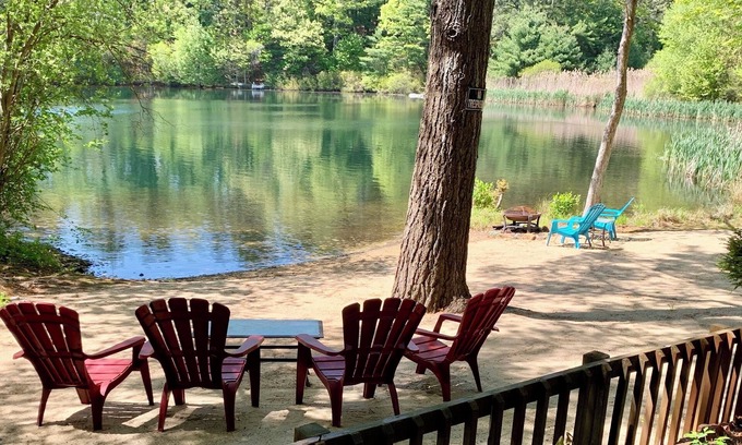 Plymouth Apartment | Clear Pond Inn- Suite, Pet friendly Pond front studio apartment sleeps 4 guests.