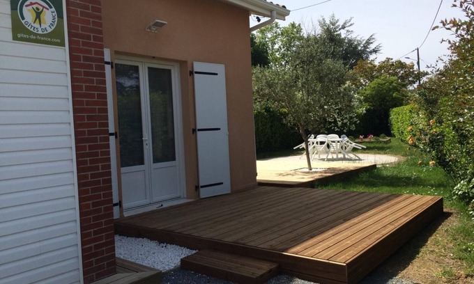 Ambares-et-Lagrave House | Cleau - Ambares Lagrave