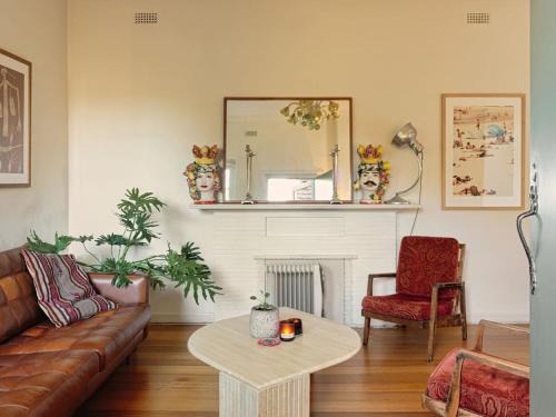 Kew Apartment | Cleopatra Villa Inspired Art Deco Apartment