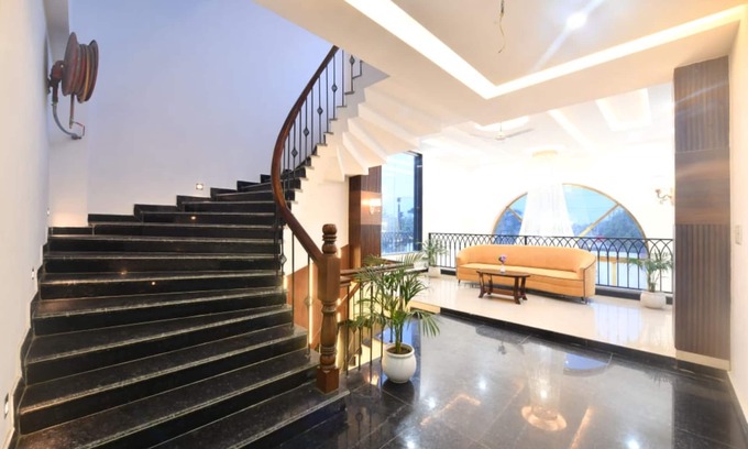 Faizabad Hotel | Click Hotel Narayana