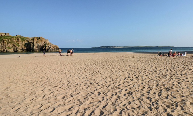 Tenby Cottage | Clicketts Court