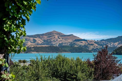 Akaroa House | Cliffside - Akaroa Holiday Home