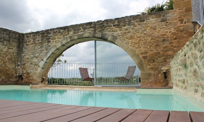 Grillon House | CLOS VIALLE the historic Village CRICKET, 4kms from Grignan