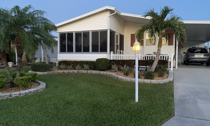 Palmetto House | Close to beaches, restaurants and museums. Well appointed home. December/March