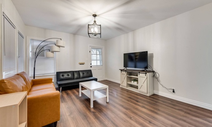 Carter Riverside House | Close to down town Fort Worth