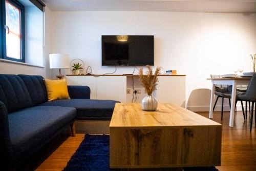 Leeds Apartment | Close To Leeds City, Spacious, Sleeps 4,