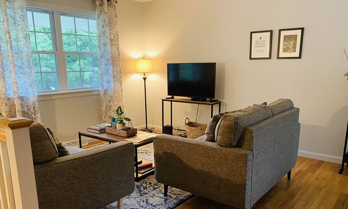 Geyser Crest House | Close to the Best of Saratoga!