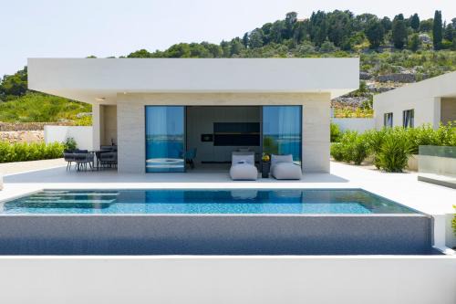 Kraj Villa | Cloud 9 D5