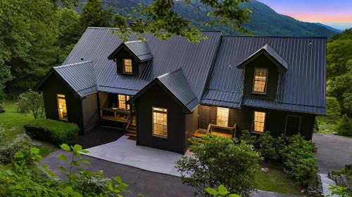 Leicester House | Cloud Nine by Carolina Mornings