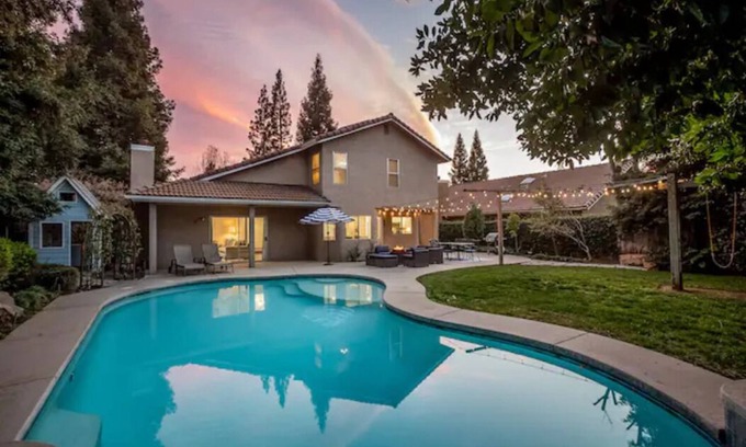 Clovis House | Clovis House, Pool, Fire Pit, BBQ, Playhouse, 3/2.5