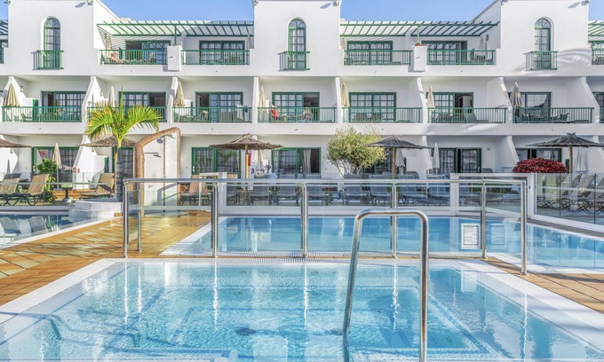 Los Pocillos Hotel | Club Del Carmen