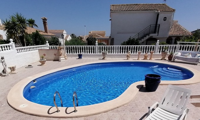 Mazarron Villa | CO3: 3 bed, 2 bath villa with private pool in Camposol