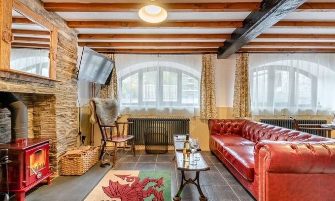 Lampeter House | Coach House - One Bedroom House, Sleeps 2