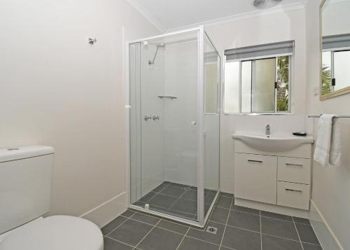 Torquay House | Coast Apartments Deluxe 2 Bedroom Apartment