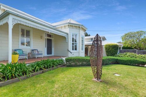 Sorrento Hotel | Coastal Charm in Prime Position