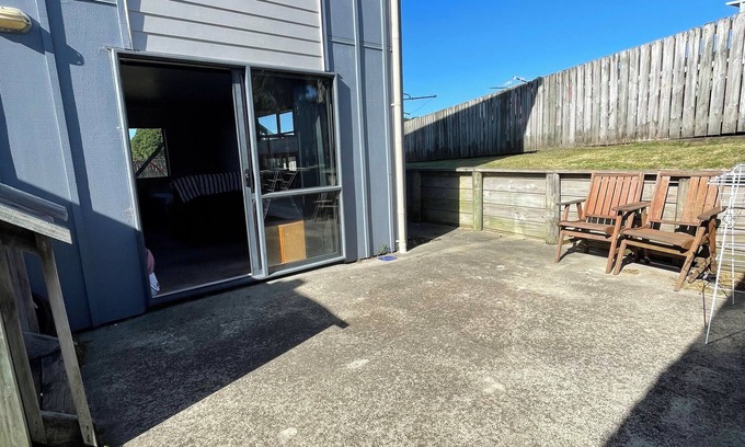 Karkari Peninsula Apartment | Coastal Comfort: Cozy Stay Minutes from Tokerau Beach