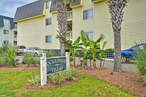 Isle of Palms Apartment | Coastal Condo with Pool Access - Walk To Beach!