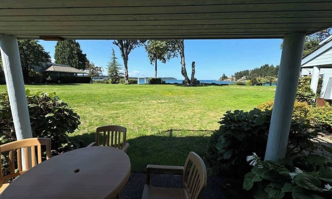 Regional District of Nanaimo Condo | Coastal Elements - 1BDRM - Full Kitchen