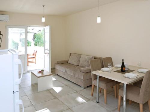 Ljubac Apartment | Coastal Escape in Ljubač