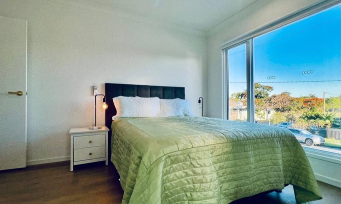 Redcliffe House | Coastal Escape Watch Horses Pass Walk to Beach