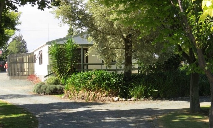 Tasman House | Coastal, garden-park setting lodge