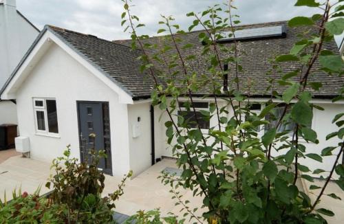 Newton Ferrers House | Coastal home moments from Wembury Beach