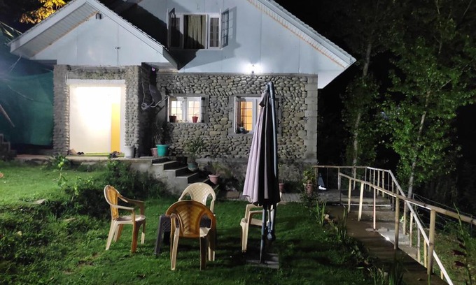Brein House | COBBLE STONE HUT DARA HARWAN