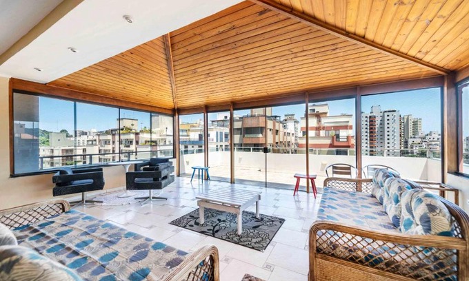 Parque Enseada Apartment | Cobertura em Enseada: 10 min da praia/Wi-Fi/TV