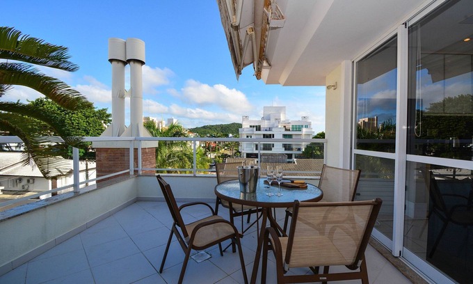 Jurere House | Cobertura em Jurerê a 200m da praia
