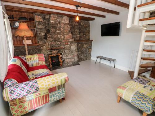 Newton House | Cobwebs Corner