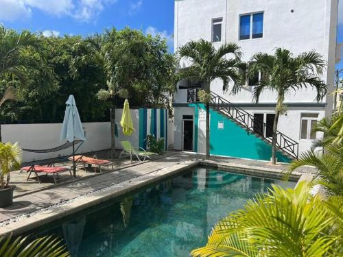 Pereybere Apartment | Coco Apartment - 3 Bedroom Ground floor - Namaste lounge