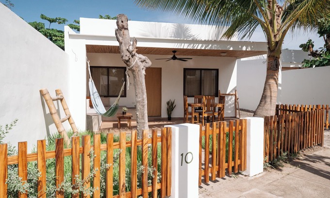 La Libertad Villa | Coco Surf Tropical Village