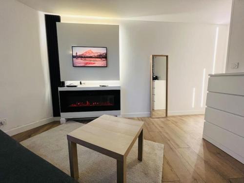 Champigny-sur-Marne Apartment | Cocon cosy entre Paris et Disney - Le Camélia