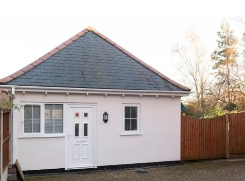 Colchester House | Colchester Town, modern, detached, guest house