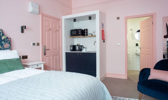 Wooler Apartment | Cold Law @ Arlington House Hotel: Self Check-In Suites