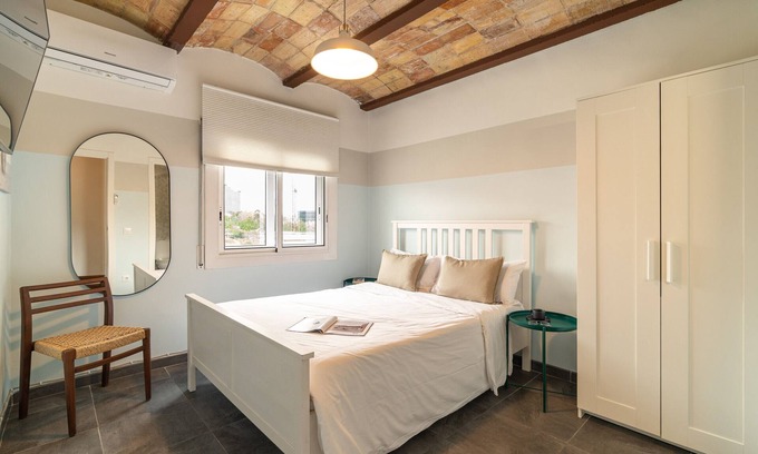 L'Hospitalet de Llobregat Apartment | Collblanc Apartment By Olala Homes