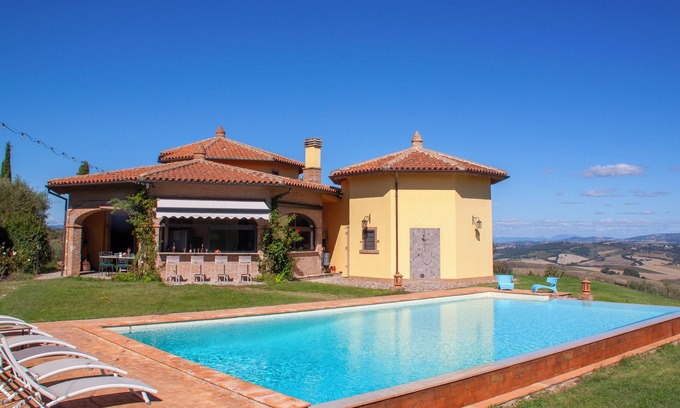 Montecastrilli Villa | Colle Mafalda - Charming Countryside Villa with Infinity Pool and Stunning Views