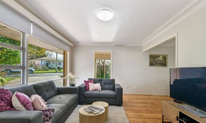 Calare House | Collwood Cottage - 2 Storey Family Home