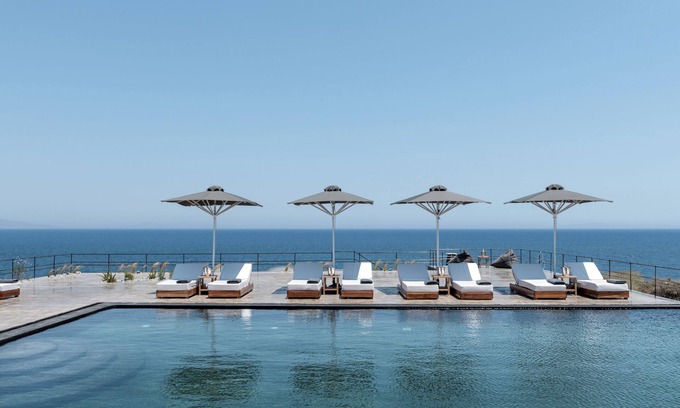 Kamari House | Colombos BeachFront