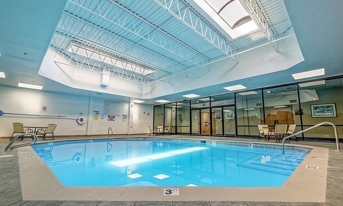 Grand Junction Hotel | Colorado Awaits! Minutes to Redlands Mesa Golf Course! Pool, Bar, Free Parking!