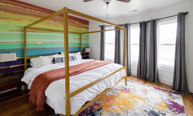 Hough House | Colorful 4 BR in the Heart of University Circle!
