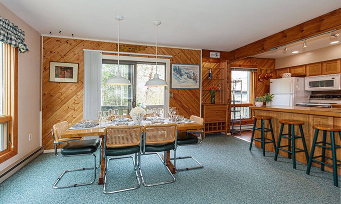Hunter Ski Chalet | Columbus Day Catskills Escape 3BR/3BA Luxe Mountain Retreat On Hunter