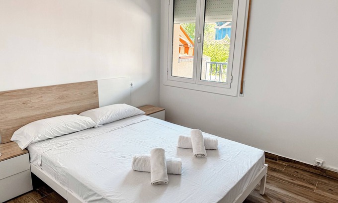 Comarruga Apartment | Comarruga center beach apartment, WI-Fi and parking,
