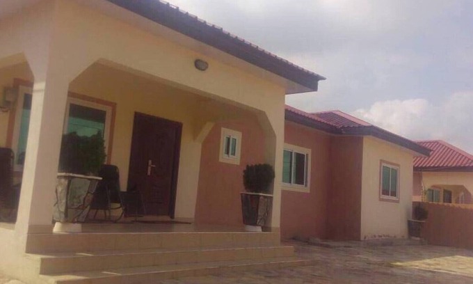 Ngleshi Amanfro House | Come and Enjoy Mama’s Luxury Home