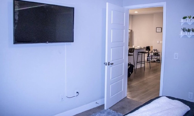 Security Acres Apartment | Come enjoy a luxurious stay right in the heart of it all Old Town Scottsdale
